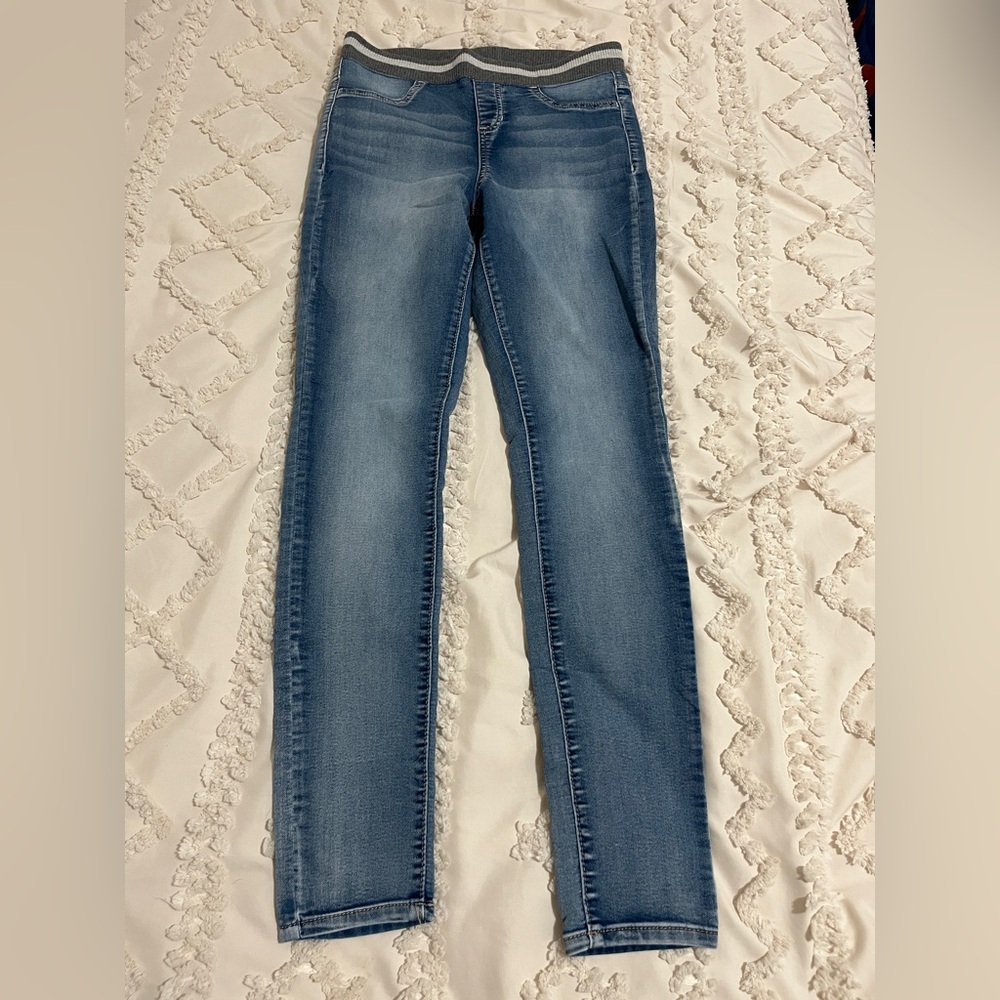 No Boundaries Women's Straight Leg Jeans in Light Blue